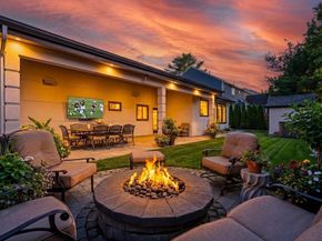 581 Saw Mill Brook Parkway, Newton MA 02459