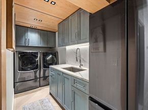 581 Saw Mill Brook Parkway, Newton MA 02459