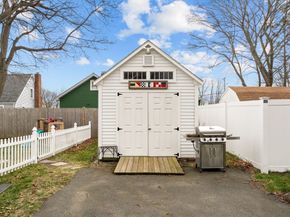 31 Howe St, Quincy MA 02169