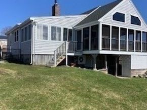 19 Dartmouth Rd, Ipswich MA 01938