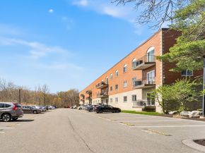 45 Loomis St 108, Malden MA 02148