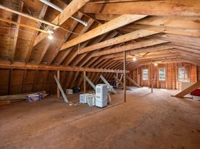 25 Pleasant St, Dover MA 02030