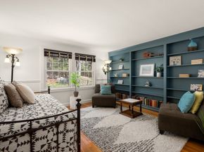 25 Pleasant St, Dover MA 02030