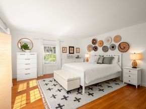 25 Pleasant St, Dover MA 02030
