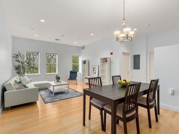 99 Chestnut Hill Avenue 310, Boston MA 02135