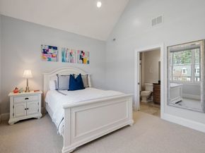 1 Betsy Ln, Dover MA 02030