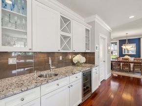 1 Betsy Ln, Dover MA 02030
