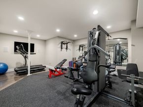1 Betsy Ln, Dover MA 02030