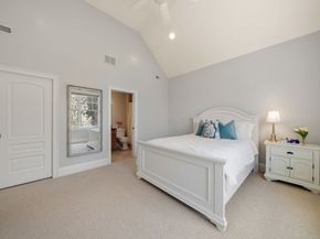 1 Betsy Ln, Dover MA 02030
