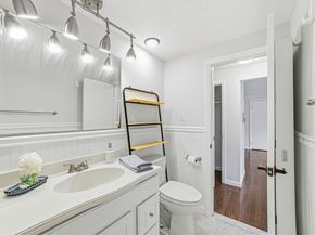 27 Arlington Road 13, Woburn MA 01801