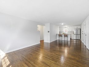 27 Arlington Road 13, Woburn MA 01801