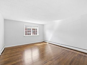 27 Arlington Road 13, Woburn MA 01801