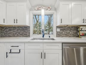 30 Glendale Ave, Uxbridge MA 01569