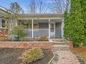 30 Glendale Ave, Uxbridge MA 01569