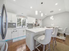 30 Glendale Ave, Uxbridge MA 01569