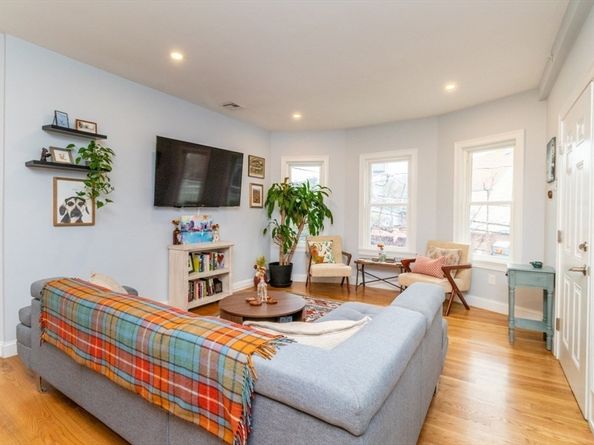 870 South St. 2, Boston MA 02131