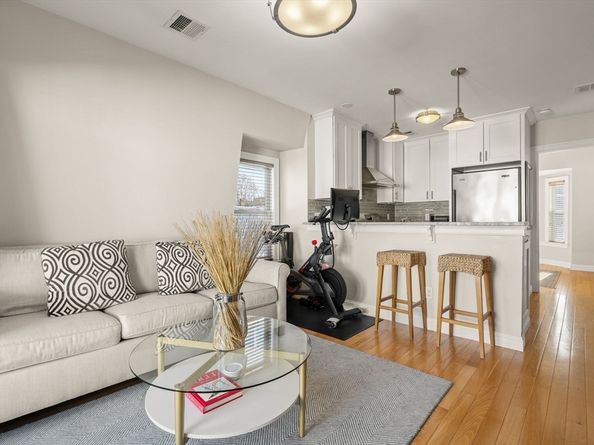 117 M St 3, Boston MA 02127