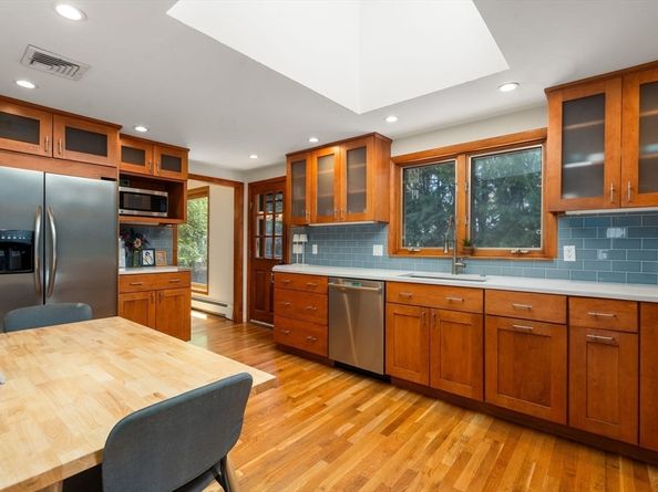 50 Mary Ellen Rd, Newton MA 02468