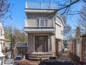 581 California St, Newton MA 02460