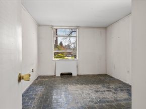 80 Salisbury St 101, Worcester MA 01609