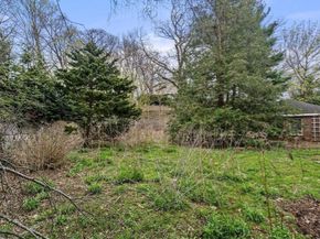 10 Stoneleigh Cir, Watertown MA 02472