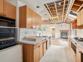 10 Stoneleigh Cir, Watertown MA 02472