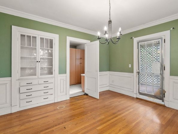 10 Stoneleigh Cir, Watertown MA 02472