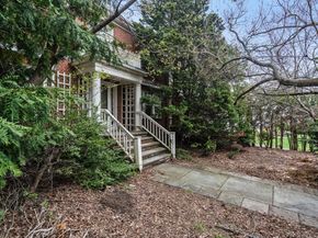 10 Stoneleigh Cir, Watertown MA 02472