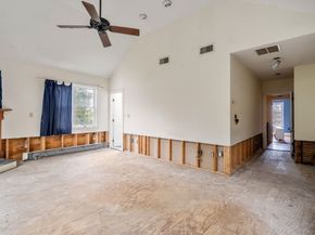 10 Stoneleigh Cir, Watertown MA 02472