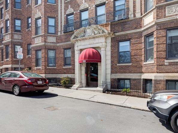 39 Glenville Ave 14, Boston MA 02134