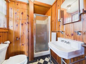 15 Shore Ave, Lakeville MA 02347