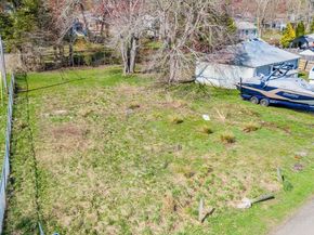 15 Shore Ave, Lakeville MA 02347