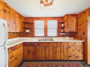 15 Shore Ave, Lakeville MA 02347