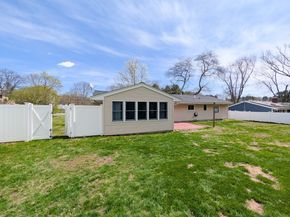 14 Myrna Rd, Framingham MA 01701