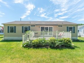 43 Fieldstone Circle, Bridgewater MA 02324