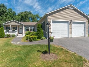 43 Fieldstone Circle, Bridgewater MA 02324