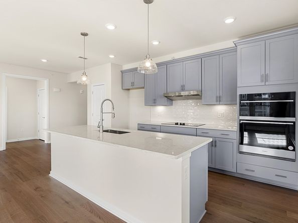 5 Peters Farm Way 7106, Westborough MA 01581