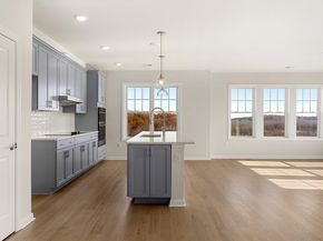 5 Peters Farm Way 7106, Westborough MA 01581