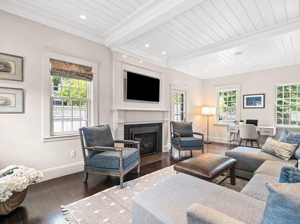 24 Cleveland Rd, Needham MA 02492