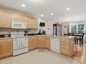 106 Manchester St 106, Leominster MA 01453