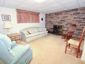 8 Deerfield Rd, Shrewsbury MA 01545