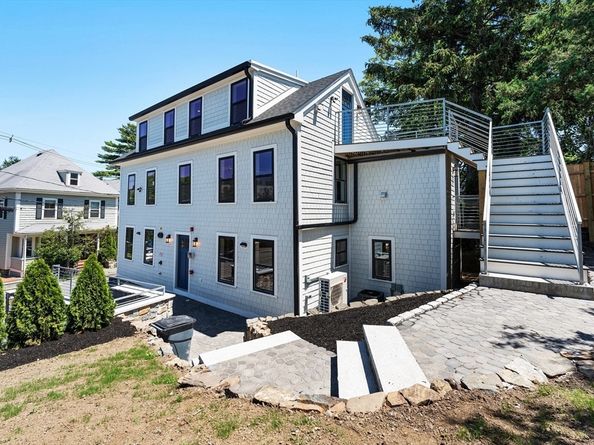 290 Washington St B, Marblehead MA 01945