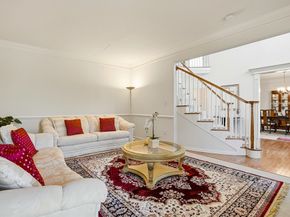 34 Hemingway St, Shrewsbury MA 01545