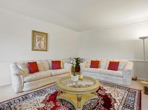 34 Hemingway St, Shrewsbury MA 01545