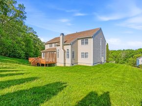34 Hemingway St, Shrewsbury MA 01545