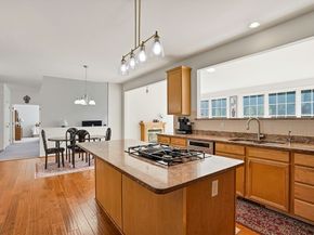 34 Hemingway St, Shrewsbury MA 01545
