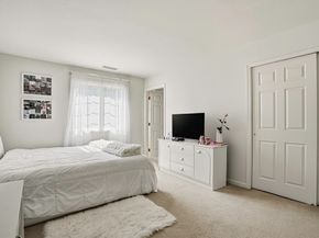 34 Hemingway St, Shrewsbury MA 01545
