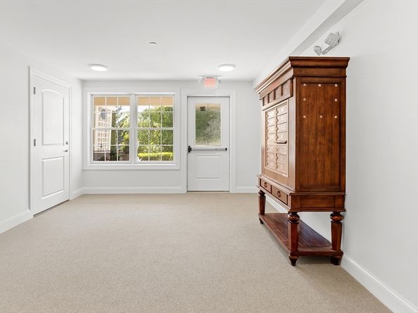 3 Pirmi Ln 1, Gloucester MA 01930