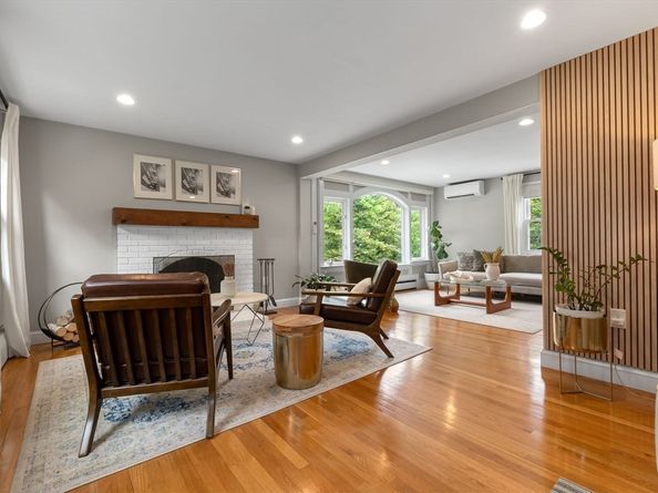 42 Hale St, Newburyport MA 01950