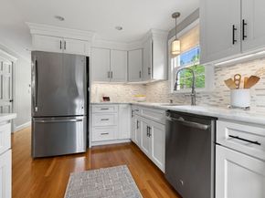 42 Hale St, Newburyport MA 01950